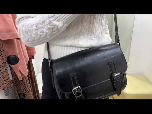 ❤️ Melancap awam perempuan jalang FeralBerry dengan dildo di dalam bilik pemasangan ️ Video seks pada kami ms.vegasservice.ru